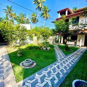Resort Dinu Lanka, Katunayaka