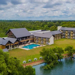 Отель Amora Lagoon, Катунаяка